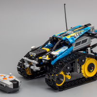 LEGO Technic - Каскадьорска кола 42095, 324 части, снимка 2 - Конструктори - 44641265