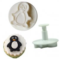 Пингвин Пингвинче пластмасова форма резец с бутало и релеф за тесто сладки бисквитки, снимка 1 - Форми - 31192730