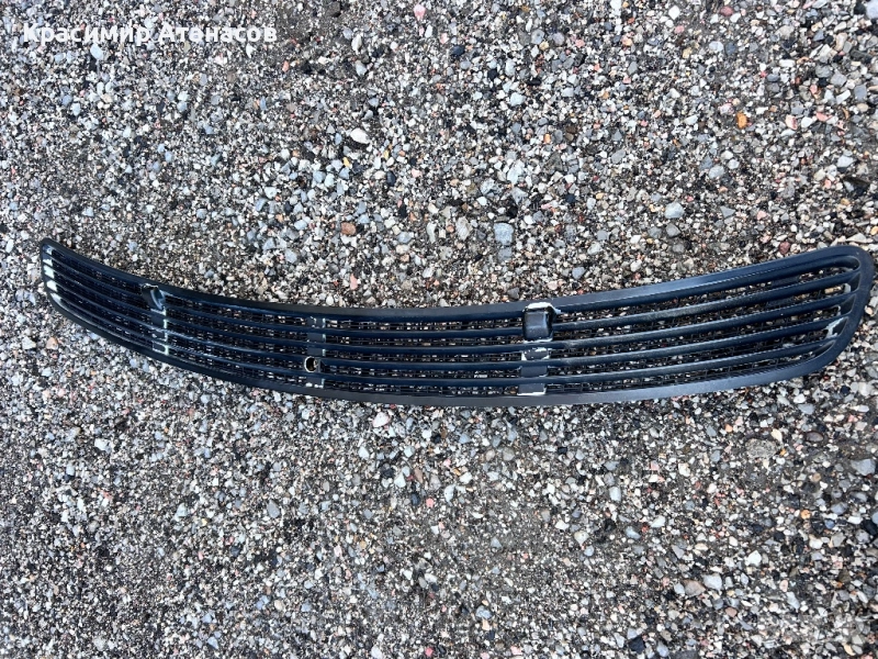 Решетка преден капак пръскалки за Мерцедес CLS.W219. 2118800005, снимка 1