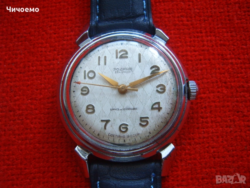 Родина Автоматик Първия ръчен часовник автоматик на СССР, снимка 1