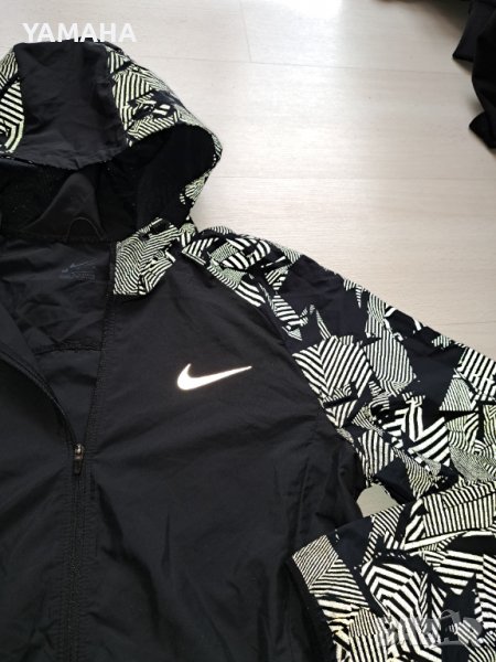 Nike  Дамска ветровка  M, снимка 1