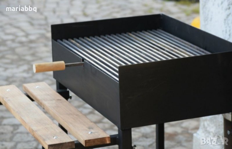 Семейна скара барбекю на дървени въглища с масичка за прибори , снимка 1