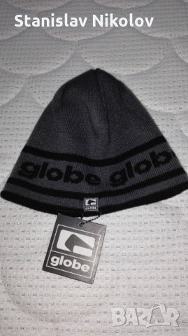 Зимна двулицева шапка Globe, снимка 1 - Шапки - 32043899