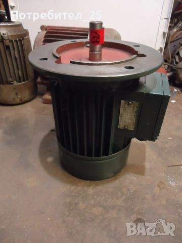 Трифазен фланцов ел.мотор 0,75KW - 910 об/мин.