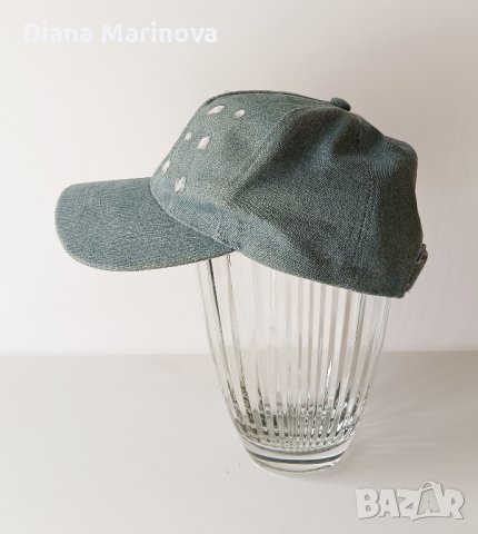 Шапка с козирка от дънков плат с декорация от бели камъчета, снимка 7 - Шапки - 40171358