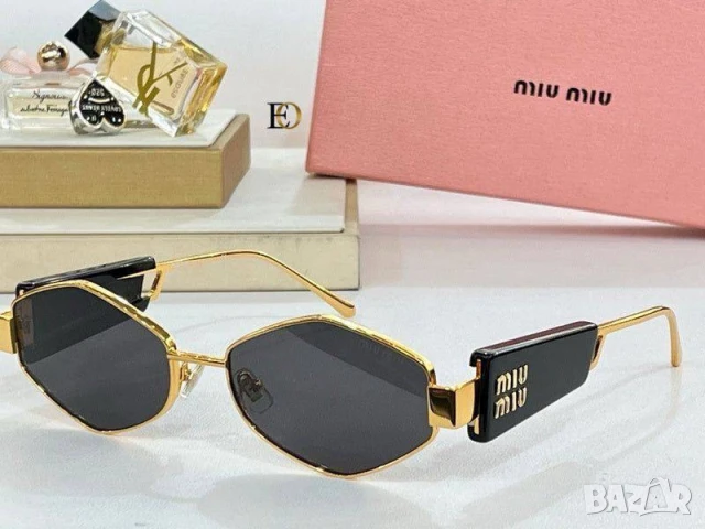 очила с калъф prada miu miu , снимка 12 - Слънчеви и диоптрични очила - 50571493