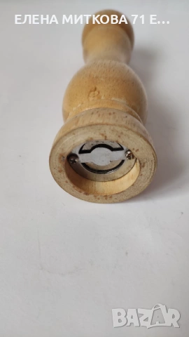 Дървена мелничка за подправки, снимка 2 - Аксесоари за кухня - 53929184