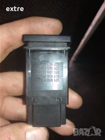 Бутон подгрев задно стъкло за Volkswagen Golf III Hatchback (08.1991 - 07.1998), снимка 3 - Части - 34885191