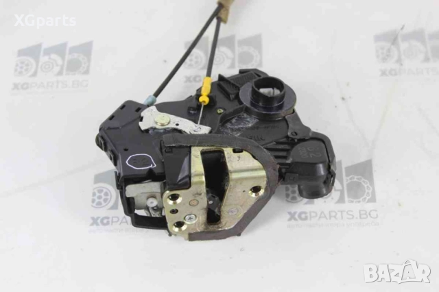 Брава врата предна дясна за Toyota Corolla E12 (2001-2007), снимка 3 - Части - 52602799