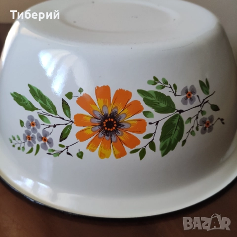 Емайлирана купа, снимка 5 - Кутии за храна - 51957792