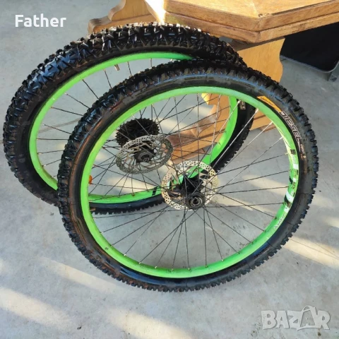 Велосипедни капли с гуми Continental