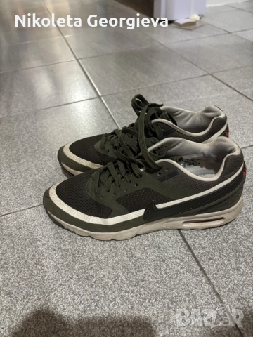 Маратонки Nike.