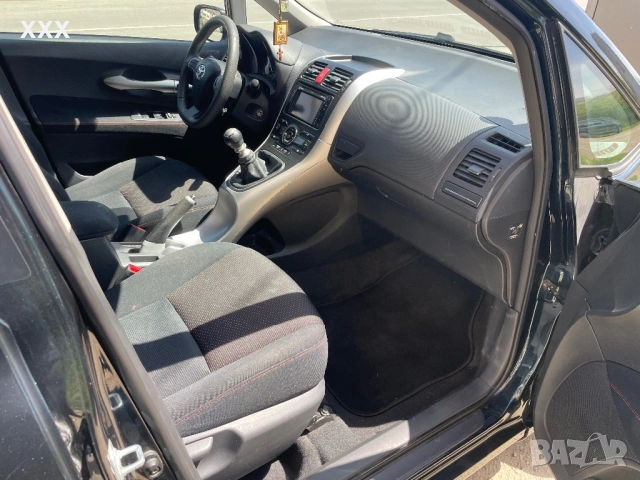 Toyota Auris 2000 DISEL, снимка 8 - Автомобили и джипове - 54228980