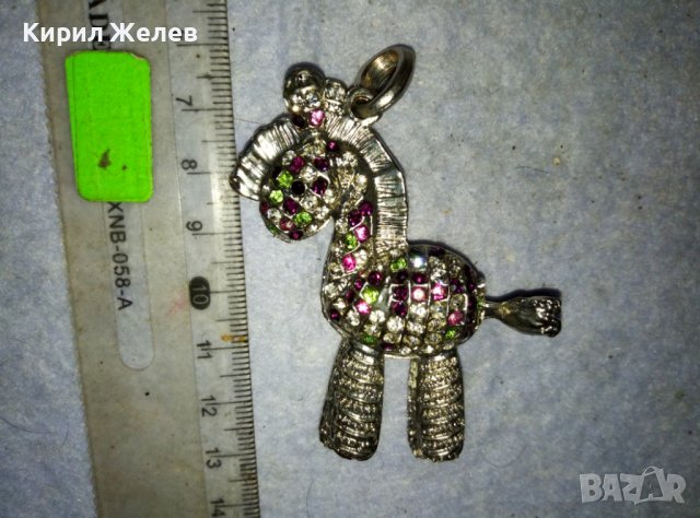 СИМПАТИЧНО СРЕБРИСТО МАГАРЕНЦЕ АЖУРЕН АРТ ПЕНДАНТ с РАЗНОЦВЕТНИ БЛЕСТЯЩИ ФАСЕТИРАНИ КРИСТАЛИ 38905