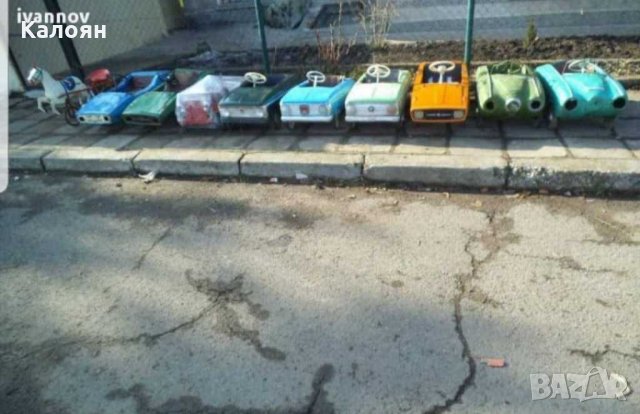 Купувам стара детска метална кола с педали, москвич с педали , снимка 3 - Колекции - 31866978