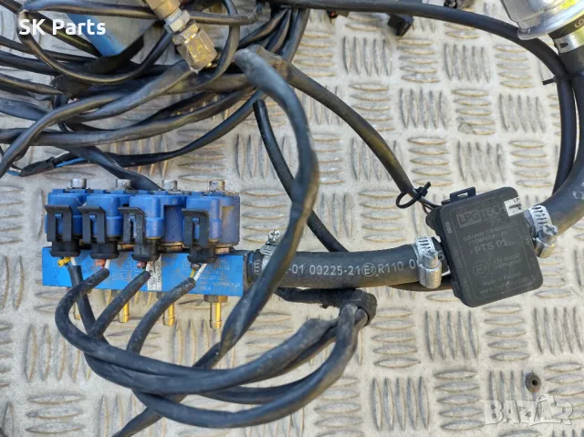 Газов инжекцион за Mercedes-Benz E-Class /Мерцедес w210 е230, снимка 3 - Части - 48365977