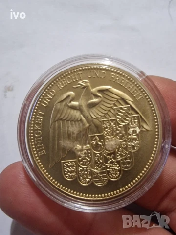 позлатен медал в капсула, снимка 9 - Антикварни и старинни предмети - 51219874