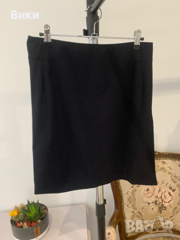 Елегантна пола в черно М размер, снимка 3 - Поли - 44779450