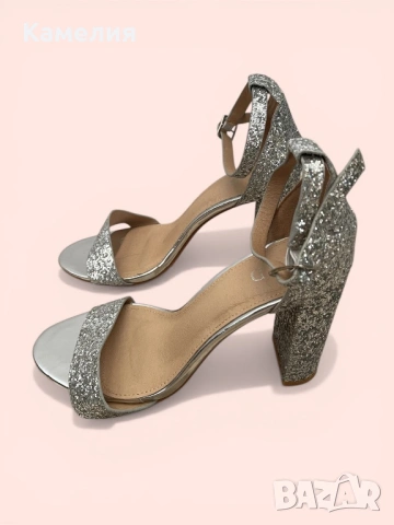 Брокатени обувки на ток, снимка 3 - Дамски обувки на ток - 49380135