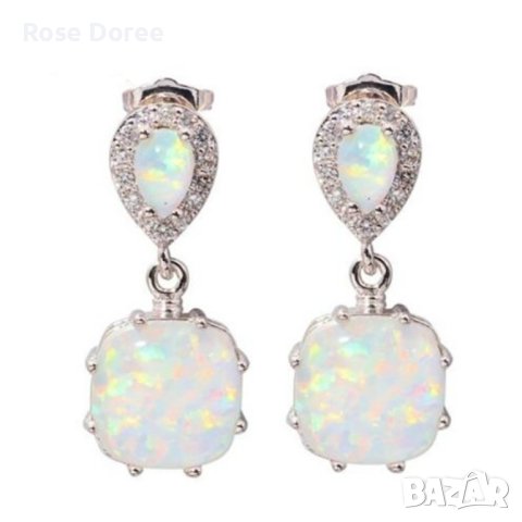 F7 Обеци с имитационен опал и бели кристалчета