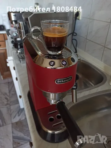 Кафемашина Делонги Дедика с ръкохватка с крема диск, работи отлично и прави хубаво кафе с каймак , снимка 2 - Кафемашини - 47526169