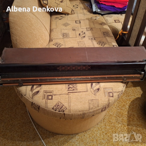 Ръчна плетачна машина за еднолицеви плетива