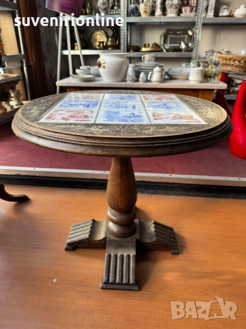 старинна кръгла маса