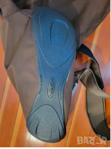 чанта за лаптоп KEEN HYBRIDLIFE MESSENGER  CARRIER с  ГУМЕНО ДЪНО, снимка 6 - Чанти - 49716918