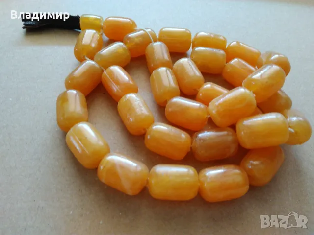 Броеница - 33 броя зърна с кожен пискюл