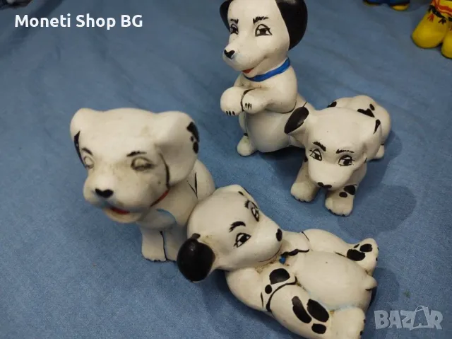 Четири порцеланови кученца – Далматинци