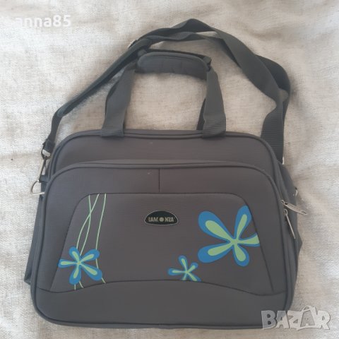 Сива чанта с къси дръжки и дръжка за през рамо