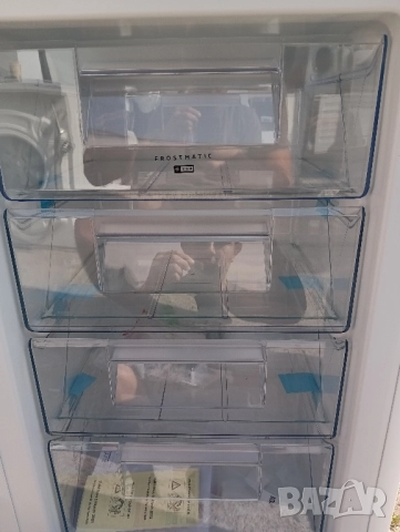 Чисто нов малък фризер за вграждане с 4 чекмеджета АЕГ Aeg с две години гаранция!, снимка 3 - Фризери - 51437391