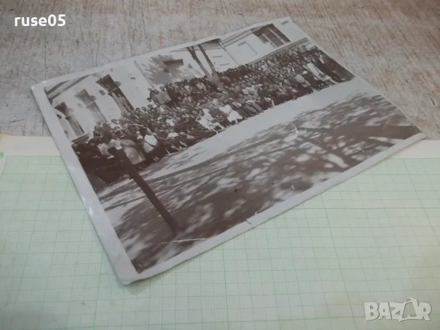 Снимка стара на множество пред сграда, снимка 3 - Колекции - 47825921