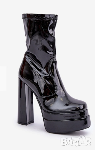 Лачени ботушки