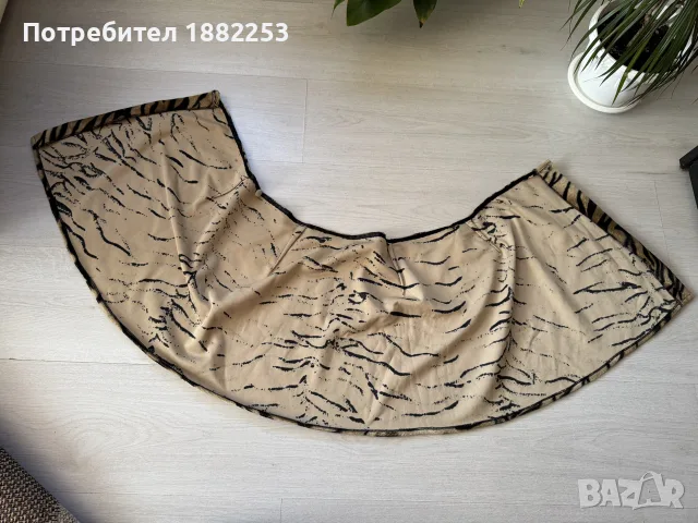 Плюшена пола (ХS размер), снимка 3 - Поли - 56357329