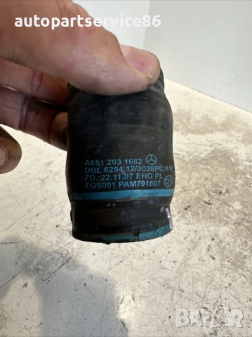 Воден маркуч за Mercedes W212 2.2 CDI 136 к.с. (2012) A6512031682, снимка 2 - Части - 53875434