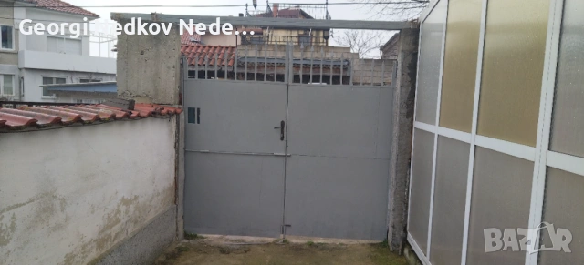 Продавам гаражни врати