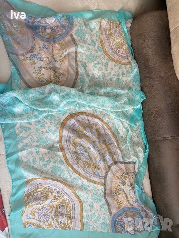 3 различни десена шал от коприна, снимка 12 - Шалове - 38425468