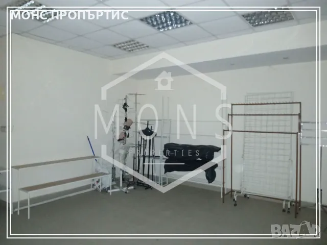 Два магазина за продажба в центъра на гр. Велико Търново, в близост до  Паметника на обесените., снимка 3 - Магазини - 50377560