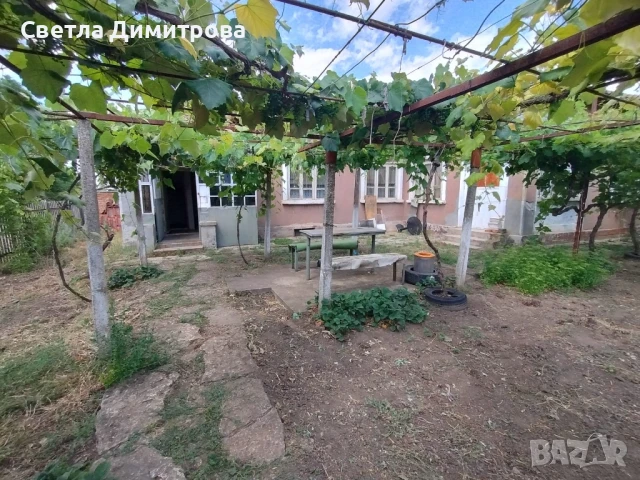 Продавам къща с дворно място в с. Дъбовик, снимка 3 - Къщи - 50255995