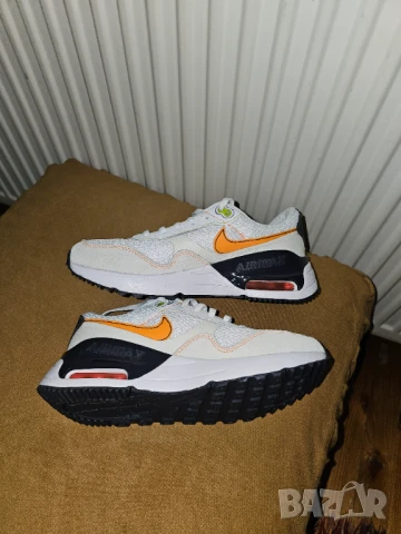 Дамски маратонки Nike, снимка 2 - Маратонки - 51252948