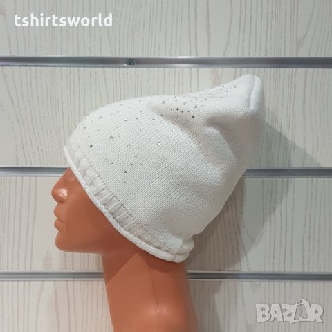 Нова зимна дамска шапка с камъчета в бял цвят, снимка 3 - Шапки - 35502359