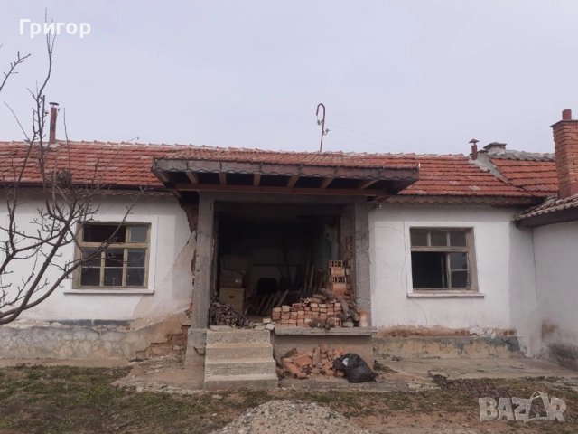 Продавам къща с двор в село Старосел, снимка 5 - Къщи - 52340787