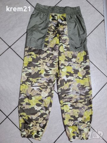 Nike Sportswear Floral Camo Joggers дамски S, снимка 16 - Спортни екипи - 44321612