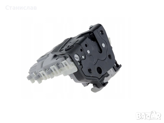 Брава за задна лява врата за Audi A4 B9, снимка 2 - Части - 52301105