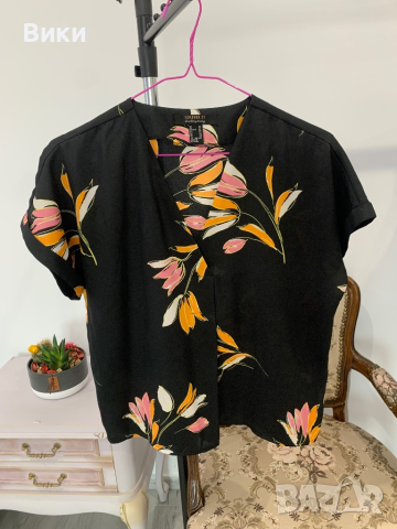 Елегантна блуза в размер XS, снимка 5 - Тениски - 44607394