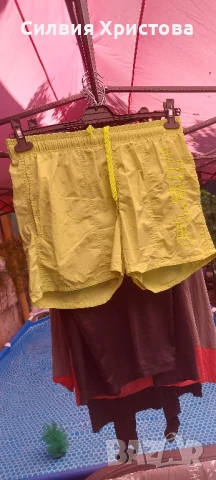 Продавам оригинални къси шорти номер М
