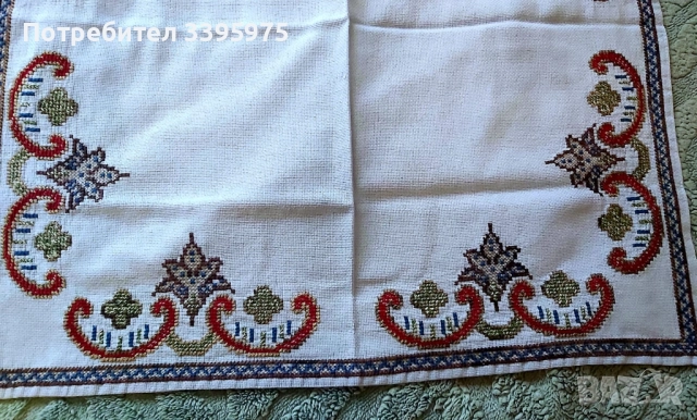 Винтидж ръчно бродирана покривка за маса (България, 60-те г), снимка 3 - Декорация за дома - 51741324