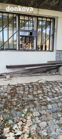 масивна самостоятелна къща Байкушева махала в близост до центъра., снимка 12 - Къщи - 52673836