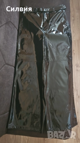 Нов лачен латексов панталон "Calvil Klein" "Келвин Клайн", размер L, снимка 3 - Панталони - 52414037